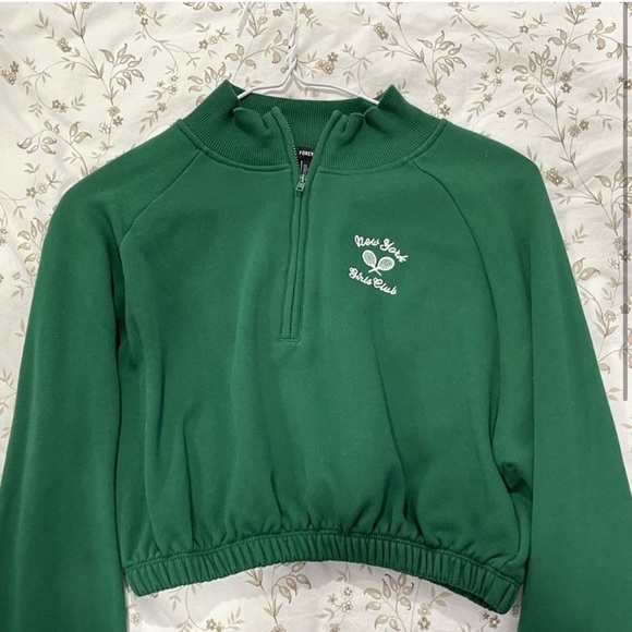 Forever 21 Womens Green New York Girls Club
Graphic Pullover - Picture 2 of 5